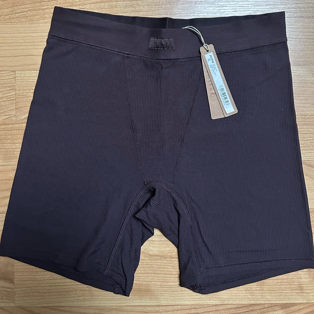 Skims boxer shorts